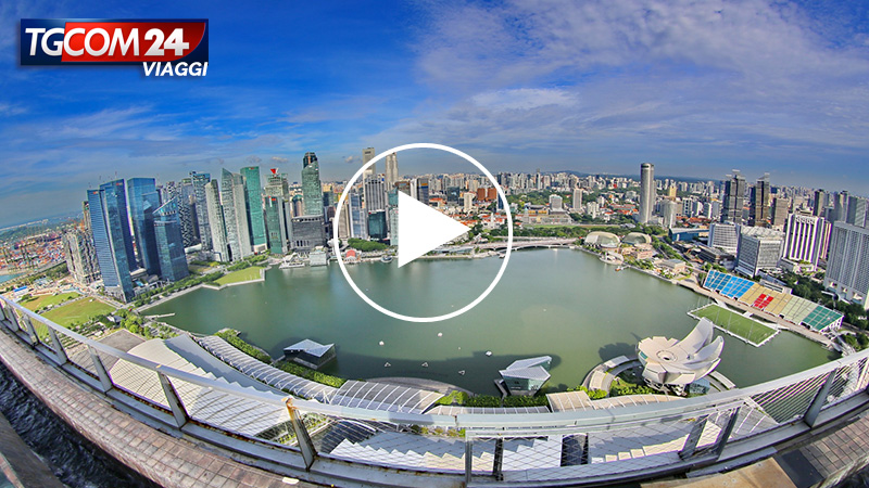 SINGAPORE WITH DONNAVVENTURA