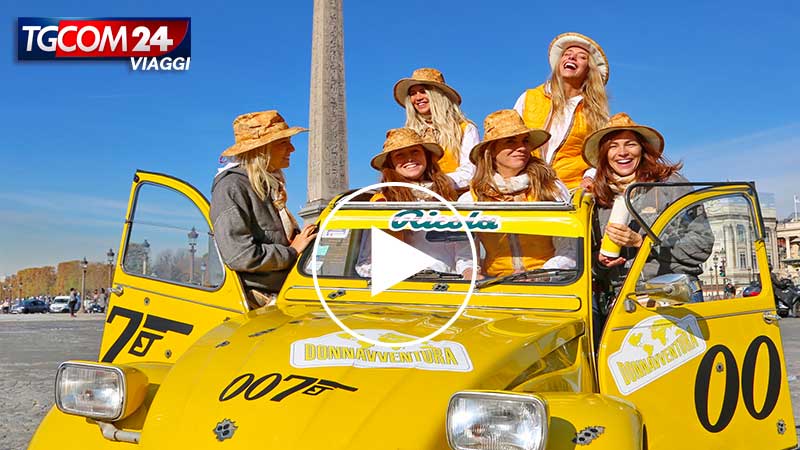 Discover Paris with the legendary 2CV